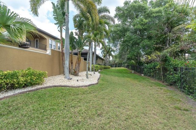 1067 ASHLAND AVENUE, Tarpon Springs, FL 34689