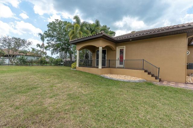 1067 ASHLAND AVENUE, Tarpon Springs, FL 34689