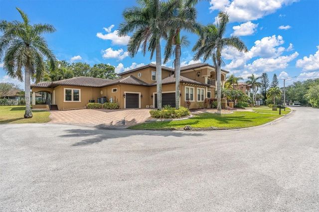 1067 ASHLAND AVENUE, Tarpon Springs, FL 34689