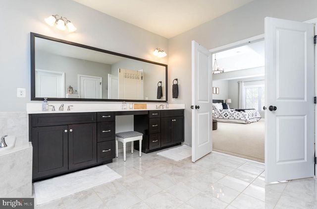 5800 WATERLOO BRIDGE CIR, Haymarket, VA 20169