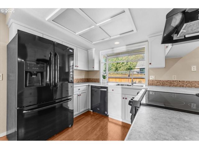 527 Ne 25TH Ct, Hillsboro, OR 97124