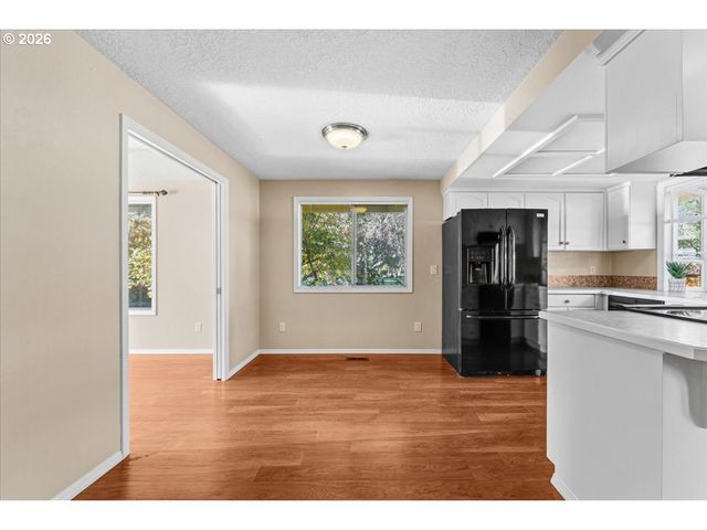 527 Ne 25TH Ct, Hillsboro, OR 97124