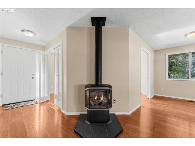 527 Ne 25TH Ct, Hillsboro, OR 97124
