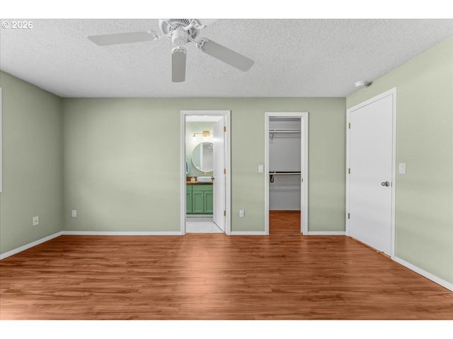527 Ne 25TH Ct, Hillsboro, OR 97124