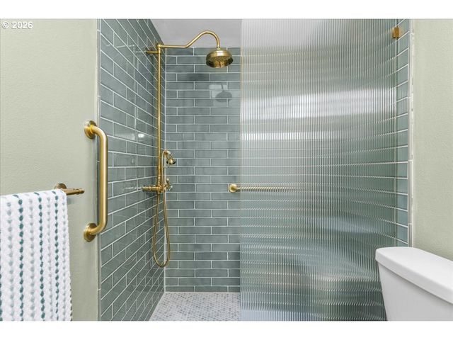 527 Ne 25TH Ct, Hillsboro, OR 97124
