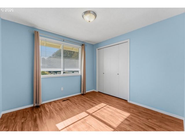 527 Ne 25TH Ct, Hillsboro, OR 97124