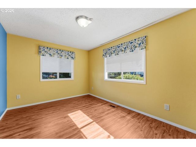 527 Ne 25TH Ct, Hillsboro, OR 97124