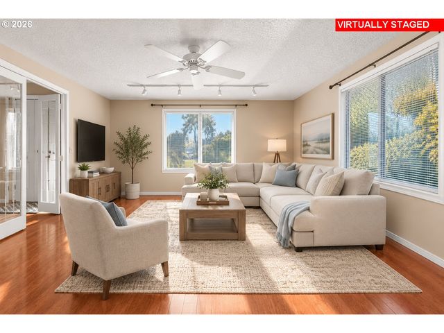 527 Ne 25TH Ct, Hillsboro, OR 97124