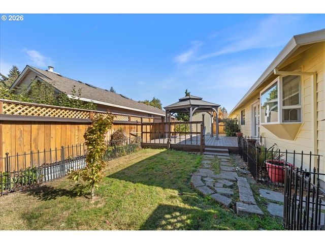 527 Ne 25TH Ct, Hillsboro, OR 97124