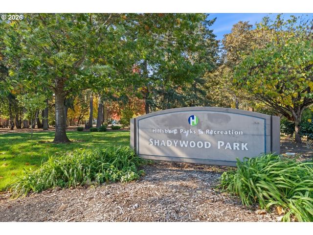 527 Ne 25TH Ct, Hillsboro, OR 97124