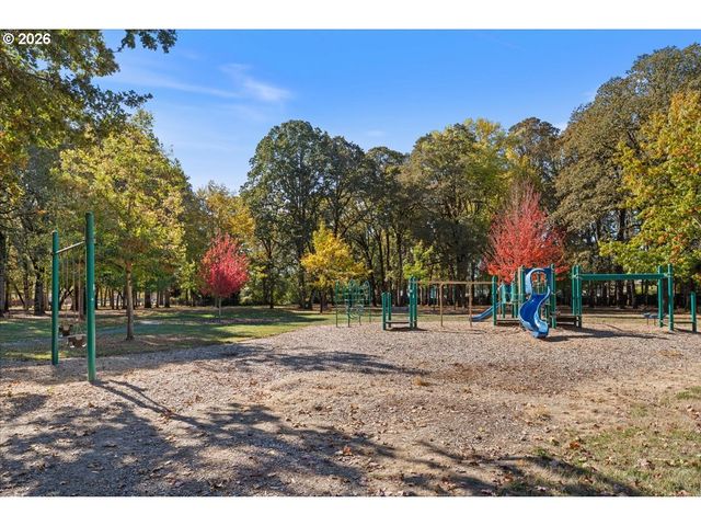 527 Ne 25TH Ct, Hillsboro, OR 97124