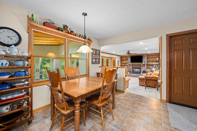 8513 17th Street W, Rock Island, IL 61201