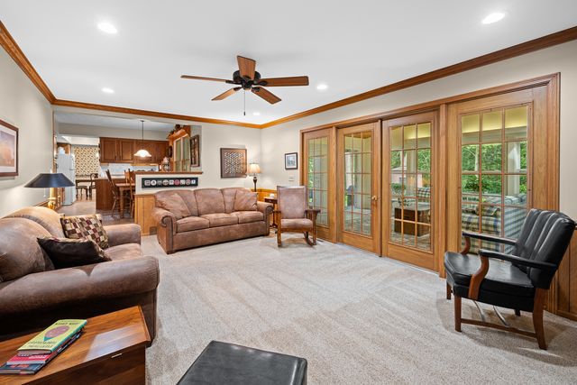 8513 17th Street W, Rock Island, IL 61201