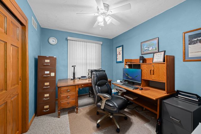 8513 17th Street W, Rock Island, IL 61201