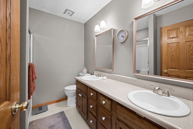 8513 17th Street W, Rock Island, IL 61201