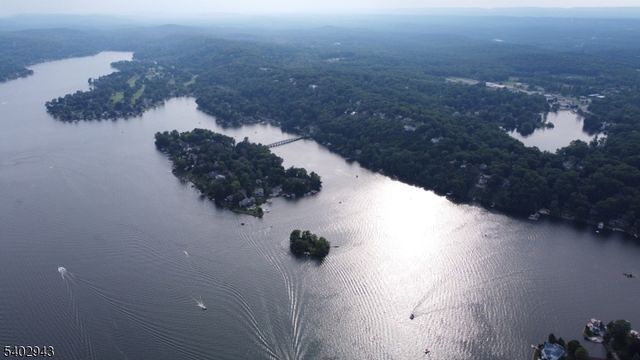 590 W Shore Trl, Sparta Twp., NJ 07871