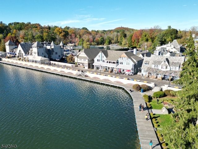 590 W Shore Trl, Sparta Twp., NJ 07871