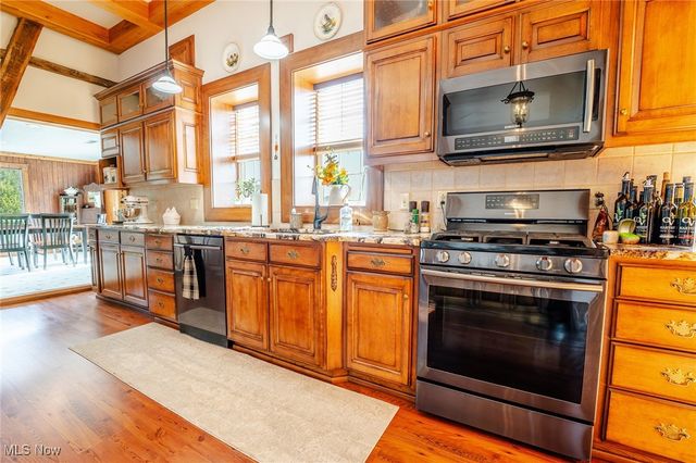 5593 Hudson Drive SW, Navarre, OH 44662