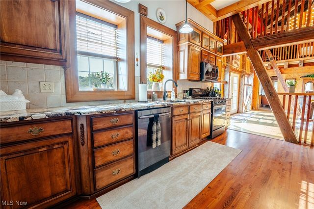 5593 Hudson Drive SW, Navarre, OH 44662