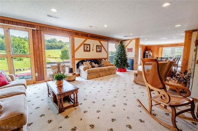 5593 Hudson Drive SW, Navarre, OH 44662