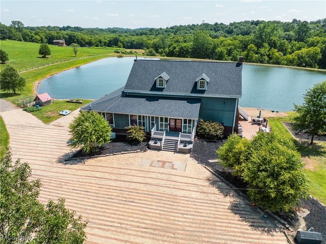 5593 Hudson Drive SW, Navarre, OH 44662