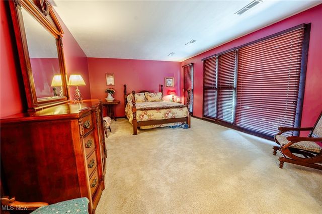 5593 Hudson Drive SW, Navarre, OH 44662