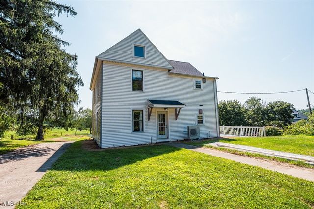 5593 Hudson Drive SW, Navarre, OH 44662