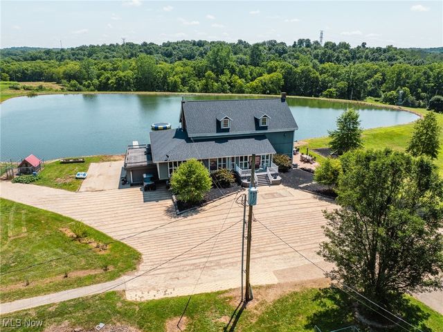 5593 Hudson Drive SW, Navarre, OH 44662