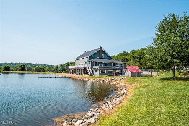 5593 Hudson Drive SW, Navarre, OH 44662