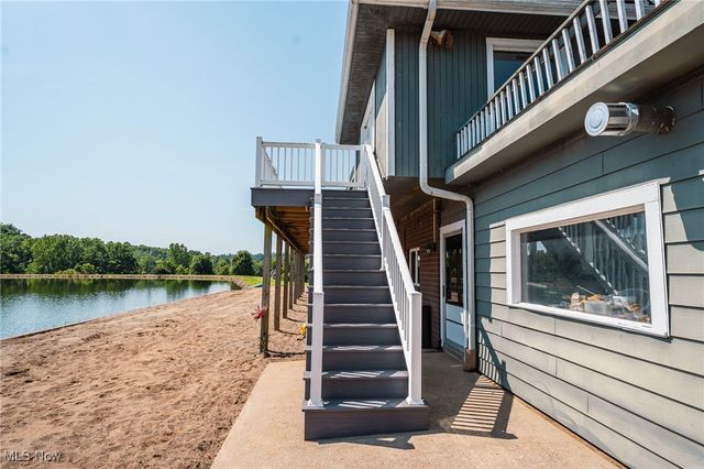 5593 Hudson Drive SW, Navarre, OH 44662