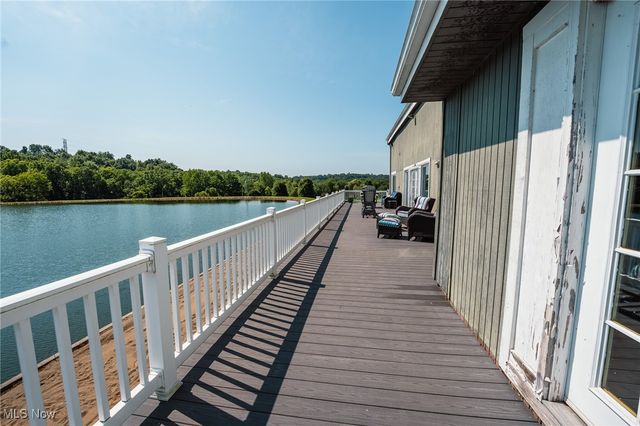 5593 Hudson Drive SW, Navarre, OH 44662