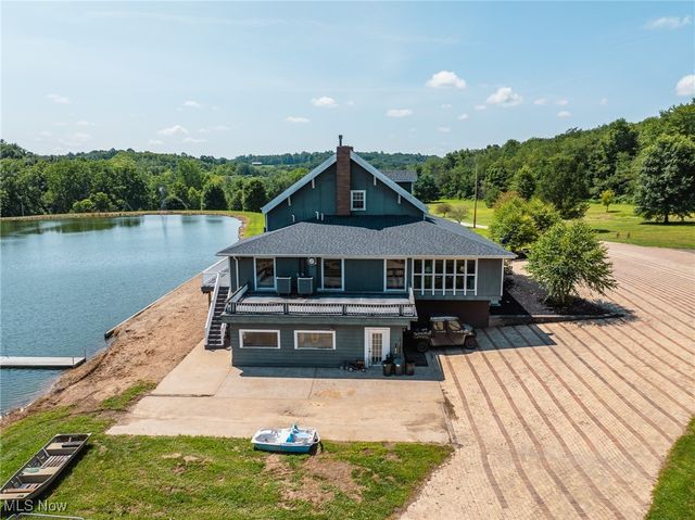 5593 Hudson Drive SW, Navarre, OH 44662