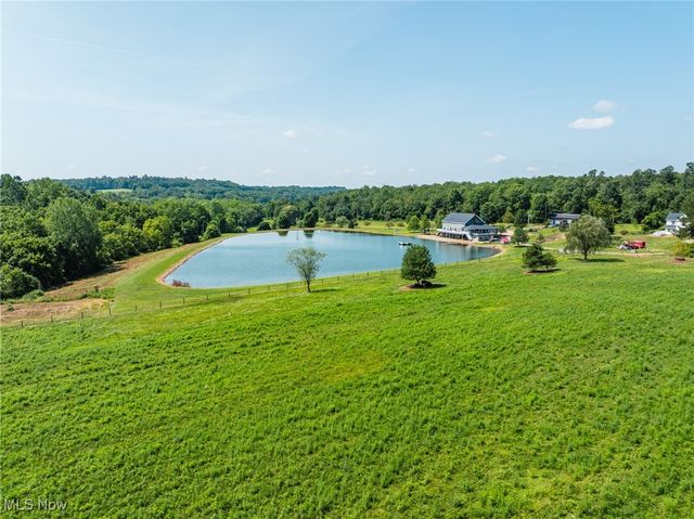 5593 Hudson Drive SW, Navarre, OH 44662