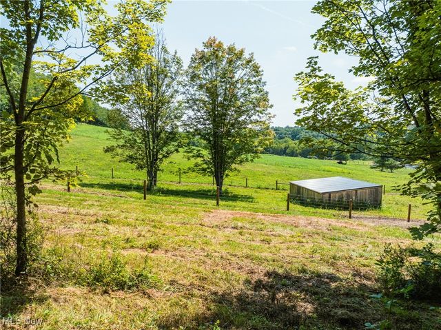 5593 Hudson Drive SW, Navarre, OH 44662