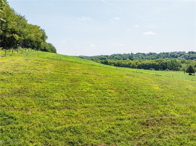 5593 Hudson Drive SW, Navarre, OH 44662