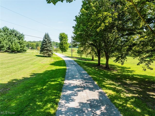 5593 Hudson Drive SW, Navarre, OH 44662