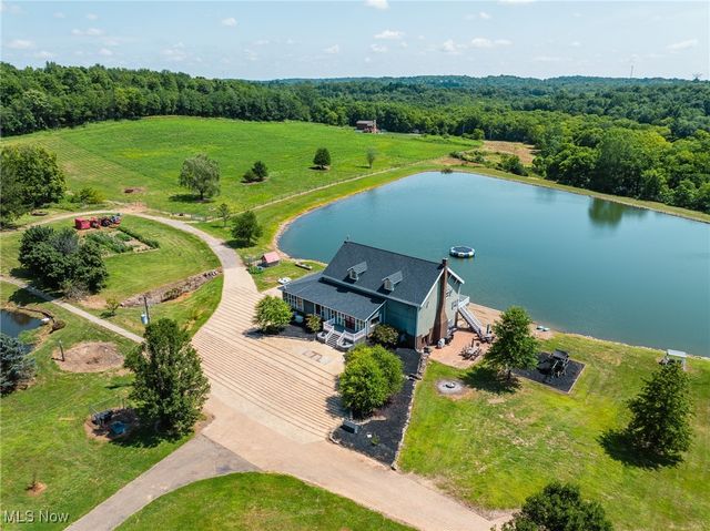 5593 Hudson Drive SW, Navarre, OH 44662