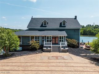 5593 Hudson Drive SW, Navarre, OH 44662