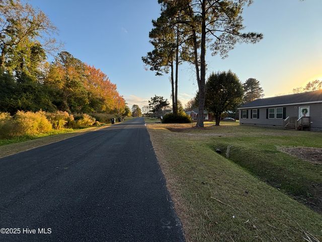 64 High Orchard Road, Whiteville, NC 28472