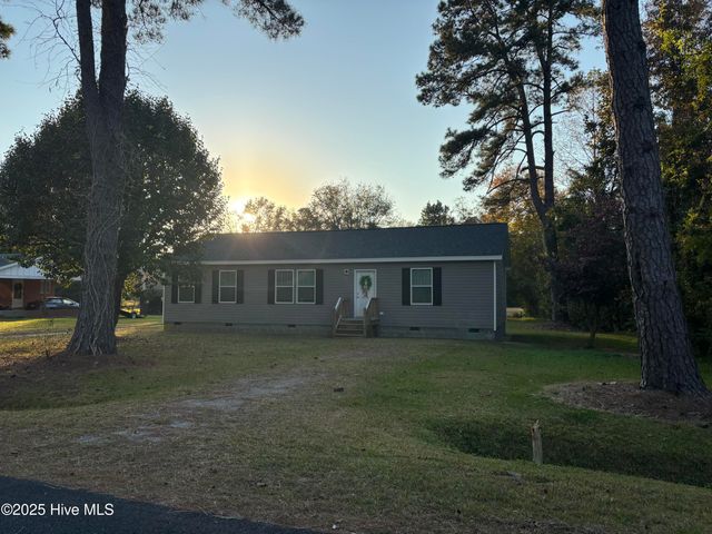 64 High Orchard Road, Whiteville, NC 28472