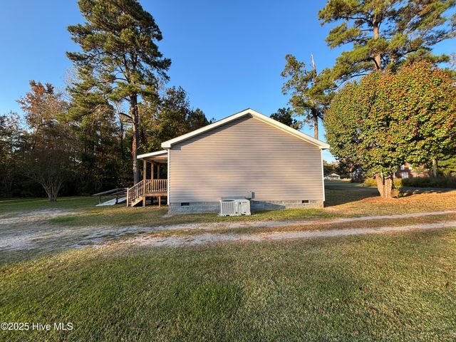 64 High Orchard Road, Whiteville, NC 28472