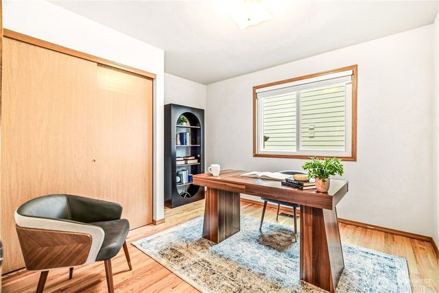 7116 NE 168TH St, Kenmore, WA 98028