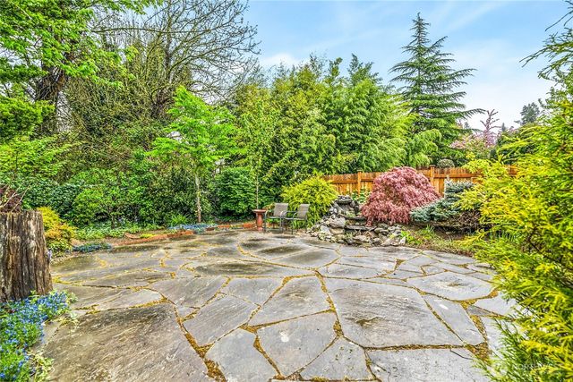 7116 NE 168TH St, Kenmore, WA 98028