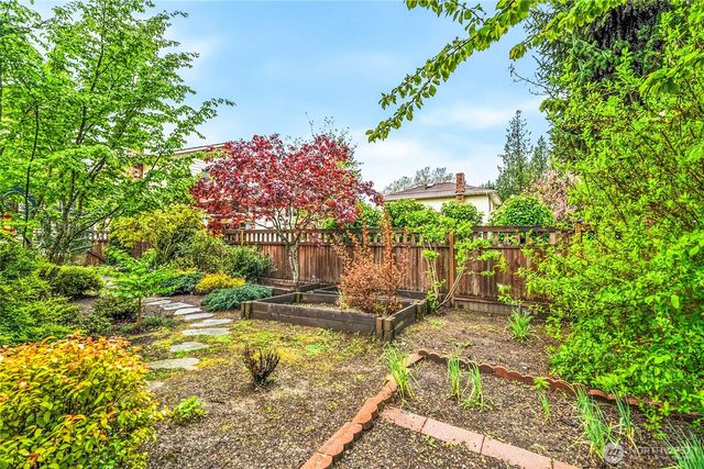 7116 NE 168TH St, Kenmore, WA 98028
