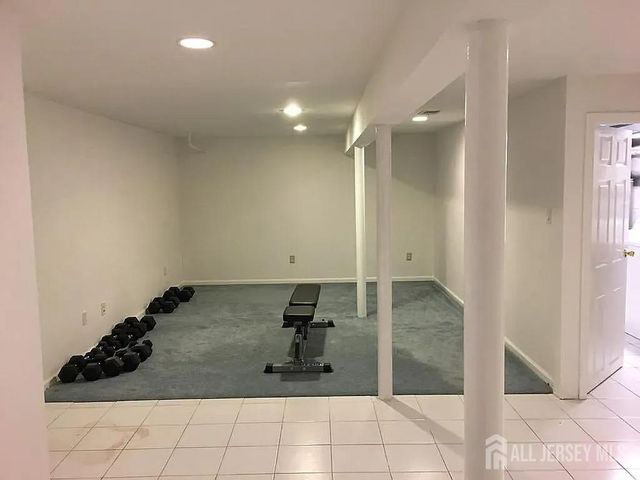 5 Pheasant Run, Edison, NJ 08820