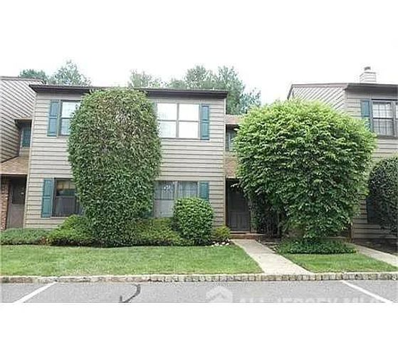 5 Pheasant Run, Edison, NJ 08820