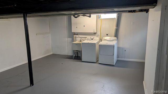 11657 Engleman Road, Warren, MI 48089