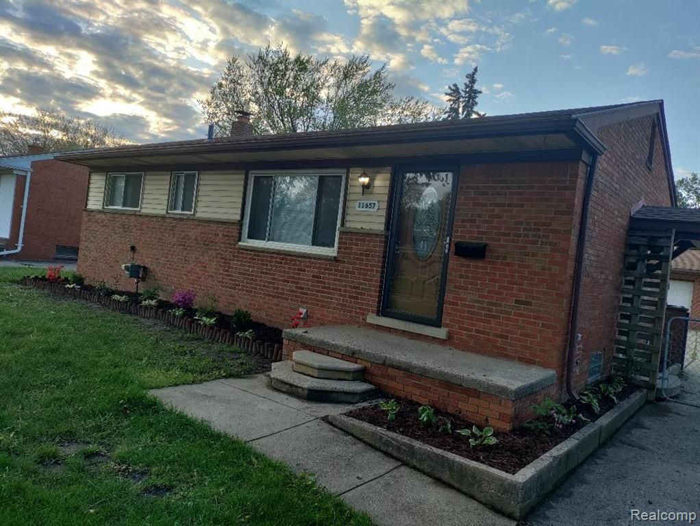 11657 Engleman Road, Warren, MI 48089