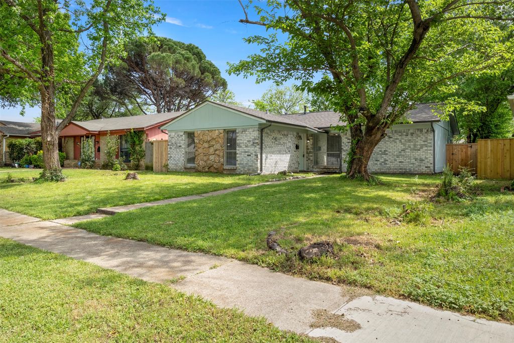 9620 Dale Glade Drive, Dallas, TX 75217