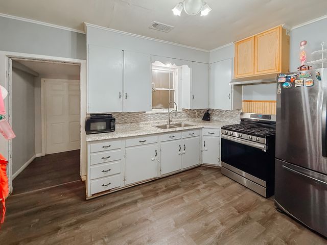 401 S 30th Street, Corsicana, TX 75110